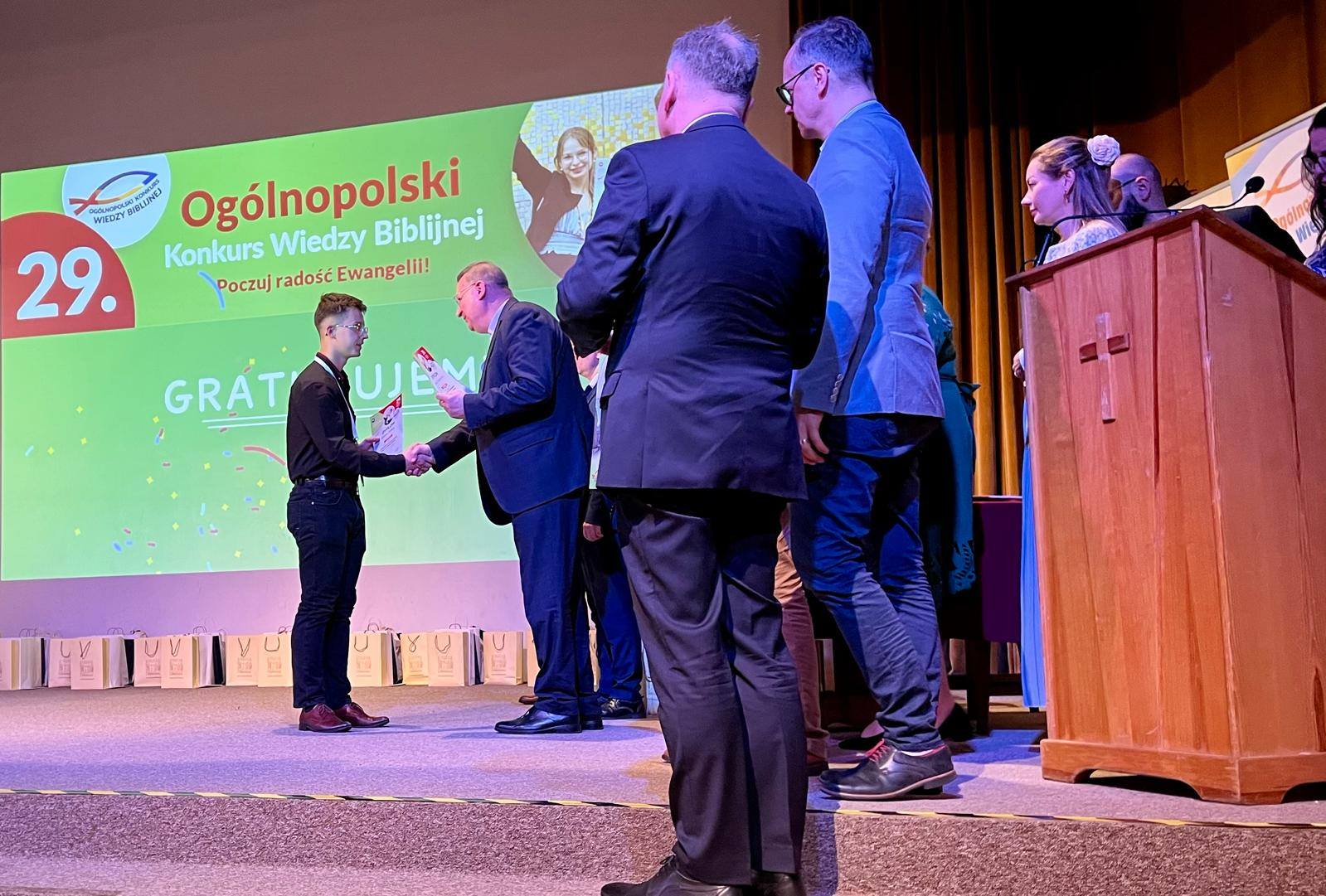 Zdjęcie Konkurs Biblijny 2025 (5)20cfcf34-75c4-4b4c-a93b-cdee7226fa4a.jpg w galerii Uczeń II LO laureatem w Ogólnopolskim Konkursie Biblijnym